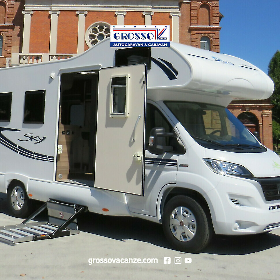 Venite a scoprire il nuovo Blucamp Sky Free. Il camper per tutti!